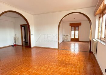 PHOTO-2026-03-27-15-34-57 2.jpg - Apartment Via Gaezza 3, Adrano - photo 1