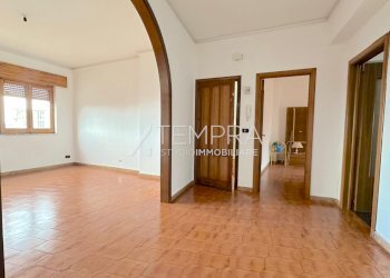 PHOTO-2026-03-27-15-35-17 19.jpg - Apartment Via Gaezza 3, Adrano - photo 5