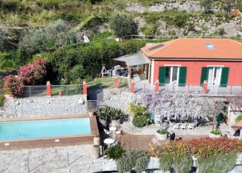 Facciata - Villa Località Bacezza Case Sparse, Chiavari - foto 2