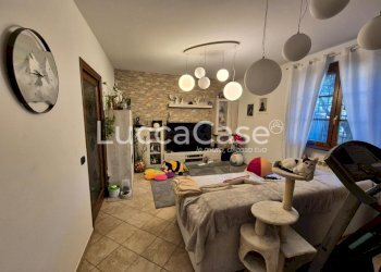 Terraced Villa Capannori - photo 1