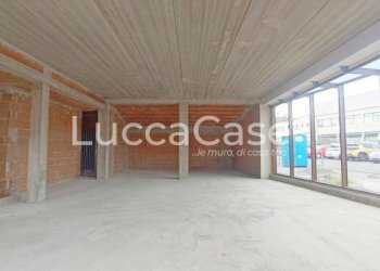 Locale Commerciale Lucca (zona San Concordio Contrada) - foto 3