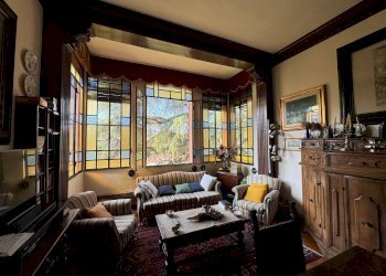 Salone - Appartamento Via Castiglione, Bologna (zona Santo Stefano) - foto 3