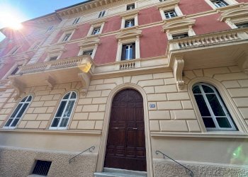 Facciata - Appartamento Via Castiglione, Bologna (zona Santo Stefano) - foto 24