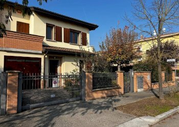 Facciata - Villa Bifamiliare Via Tazio Nuvolari, Budrio - foto 2