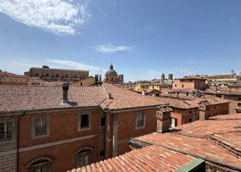 Vista - Monolocale Via Castiglione 6, Bologna (zona Centro Storico) - foto 1