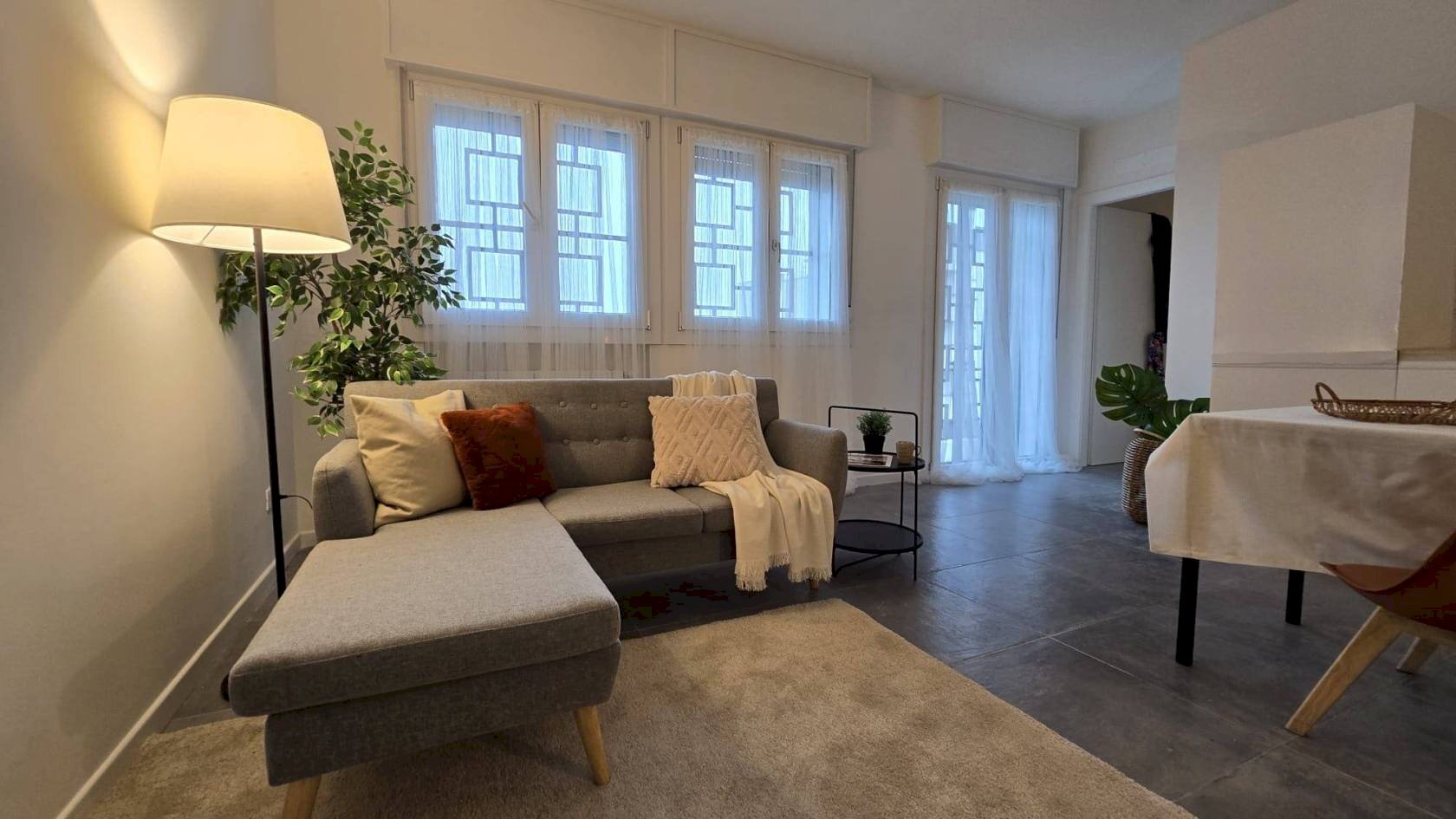 Salone - Three-room apartment Via Marco Emilio Lepido 56/2, Bologna (neighborhood Borgo Panigale) - photo 2