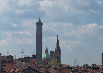Vista - Bilocale Via San Leonardo, Bologna (zona San Vitale) - foto 1