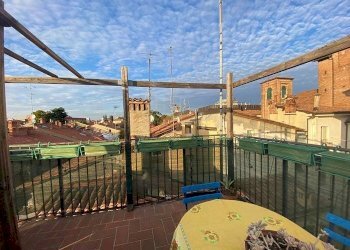 Veranda - Bilocale Via San Leonardo, Bologna (zona San Vitale) - foto 4