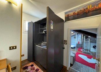 Ingresso - Bilocale Via San Leonardo, Bologna (zona San Vitale) - foto 14