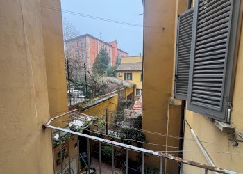 Balcone - Quadrilocale Via Castiglione 71, Bologna (zona Santo Stefano) - foto 12