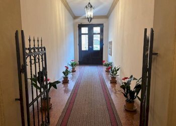 Interno palazzo - Trilocale Via San Simone, Bologna (zona Centro Storico) - foto 17