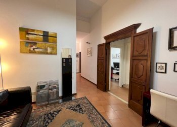 Corridoio - Ufficio Via Castiglione, Bologna (zona Santo Stefano) - foto 4