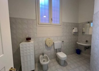 Bagno - Ufficio Via Castiglione, Bologna (zona Santo Stefano) - foto 18