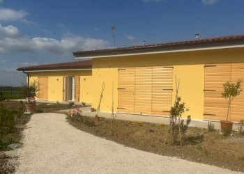 Facciata - Semi-detached Villa Via Emilia Ponente 1683, Castel San Pietro Terme - photo 17