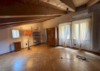 Stanza non arredata - Bilocale Via Altabella, Bologna (zona Centro Storico) - foto 11