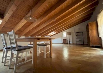 Salone - Bilocale Via Altabella, Bologna (zona Centro Storico) - foto 13