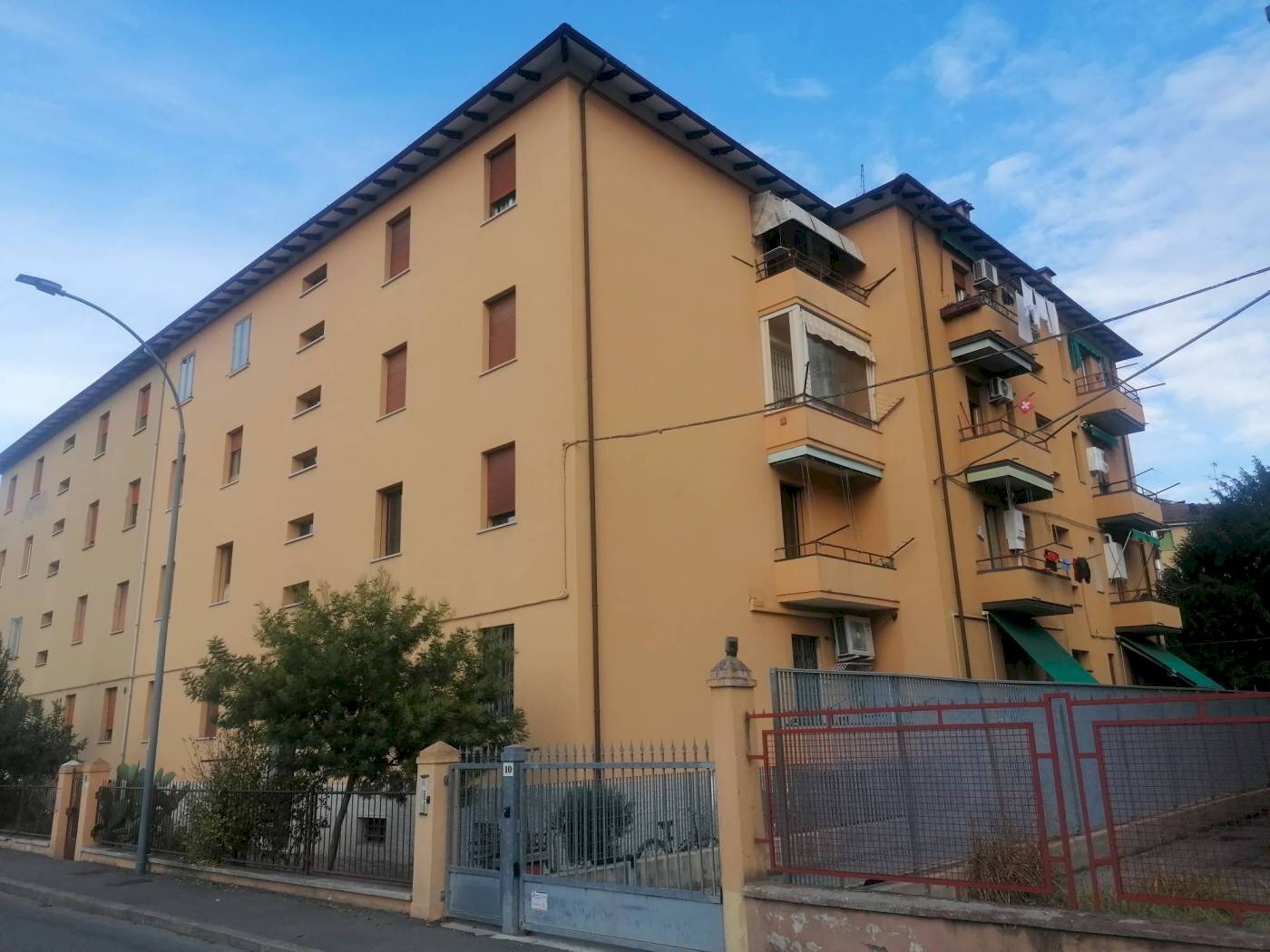 Facciata - Appartamento Via Giovanni Casoni 10, Bologna (zona Bolognina) - foto 1