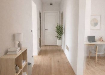 Corridoio - Appartamento Via Giovanni Casoni 10, Bologna (zona Bolognina) - foto 2