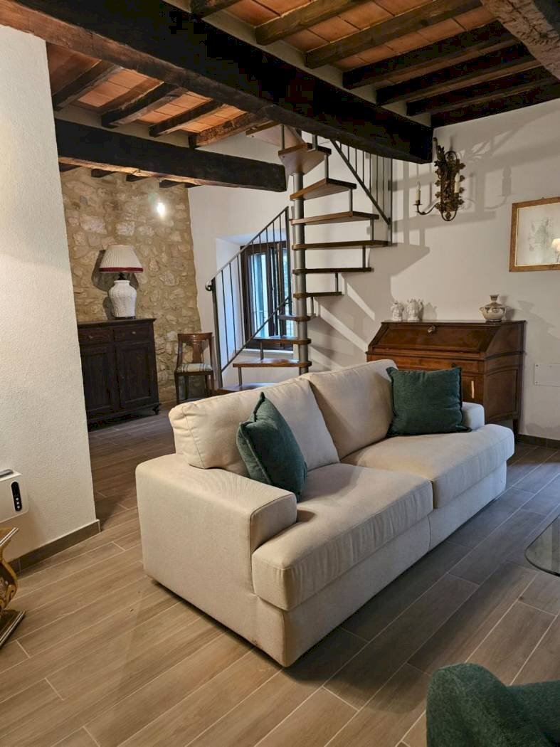 Salone - Appartamento Via della Cisterna, Semproniano - foto 1