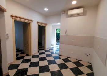 Soggiorno - Appartamento Via Benvenuto Cellini 2, Bologna (zona Massarenti) - foto 6