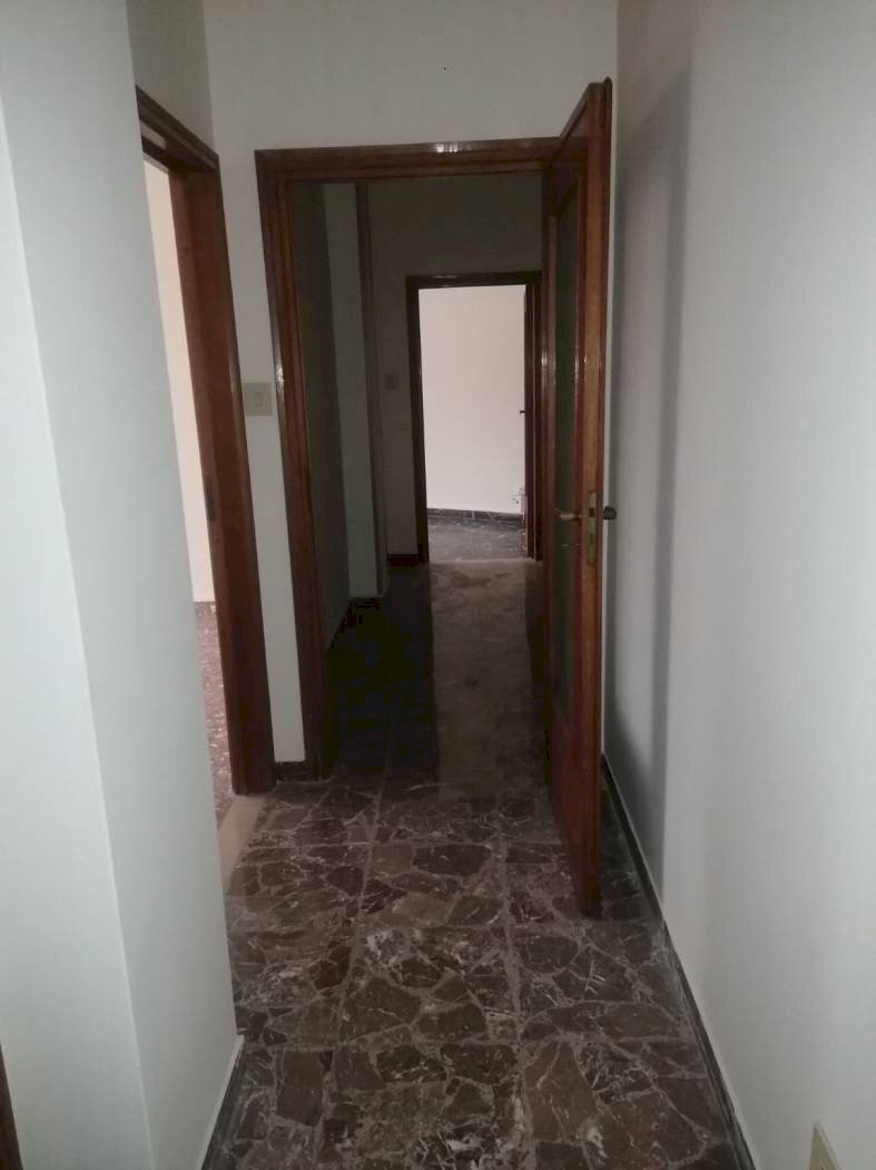 Corridoio - Appartamento Via della Grada 11, Bologna (zona San Felice) - foto 3