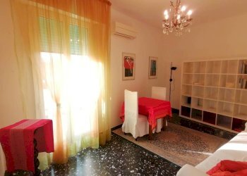 Soggiorno - Appartamento Via del Pratello 31, Bologna (zona San Felice) - foto 9