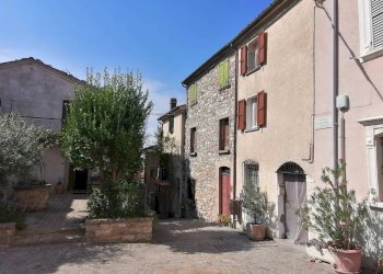 Facciata - Stabile - Palazzo Via Roma 17, Monte Grimano Terme - foto 2