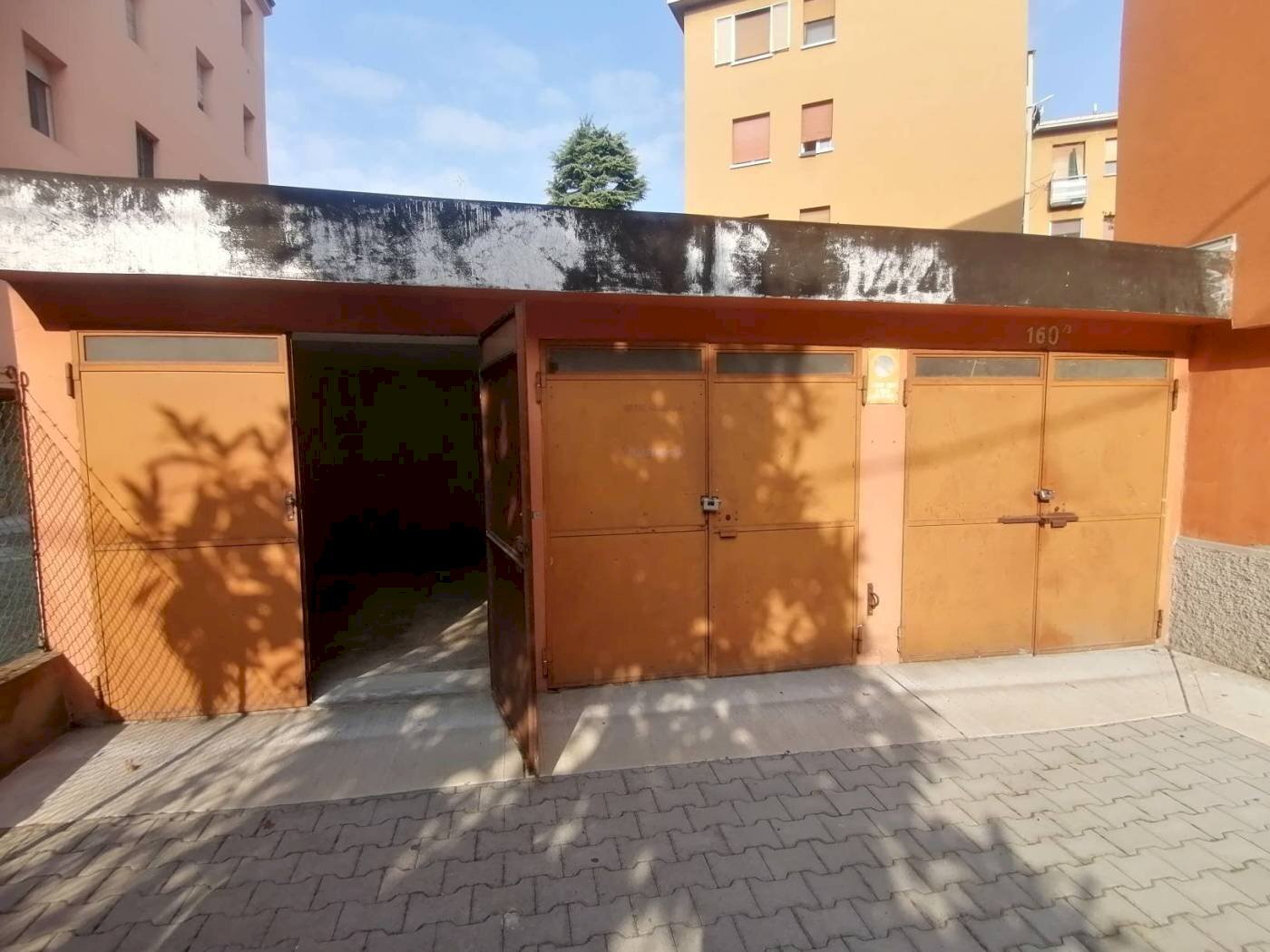 Posto macchina - Box Via San Donato 160/3, Bologna (zona San Donato) - foto 1