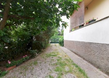 Giardino - Villa Via Alessandro Antonelli 1, Bologna (neighborhood San Ruffillo) - photo 5