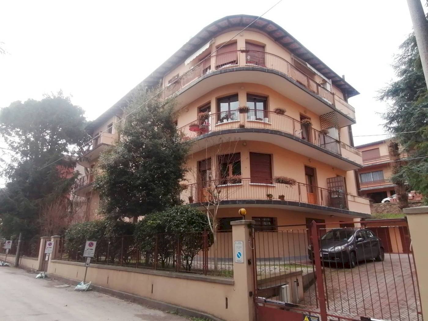 Facciata - Trilocale Via Domenico Cimarosa 11, Bologna (zona San Ruffillo) - foto 1