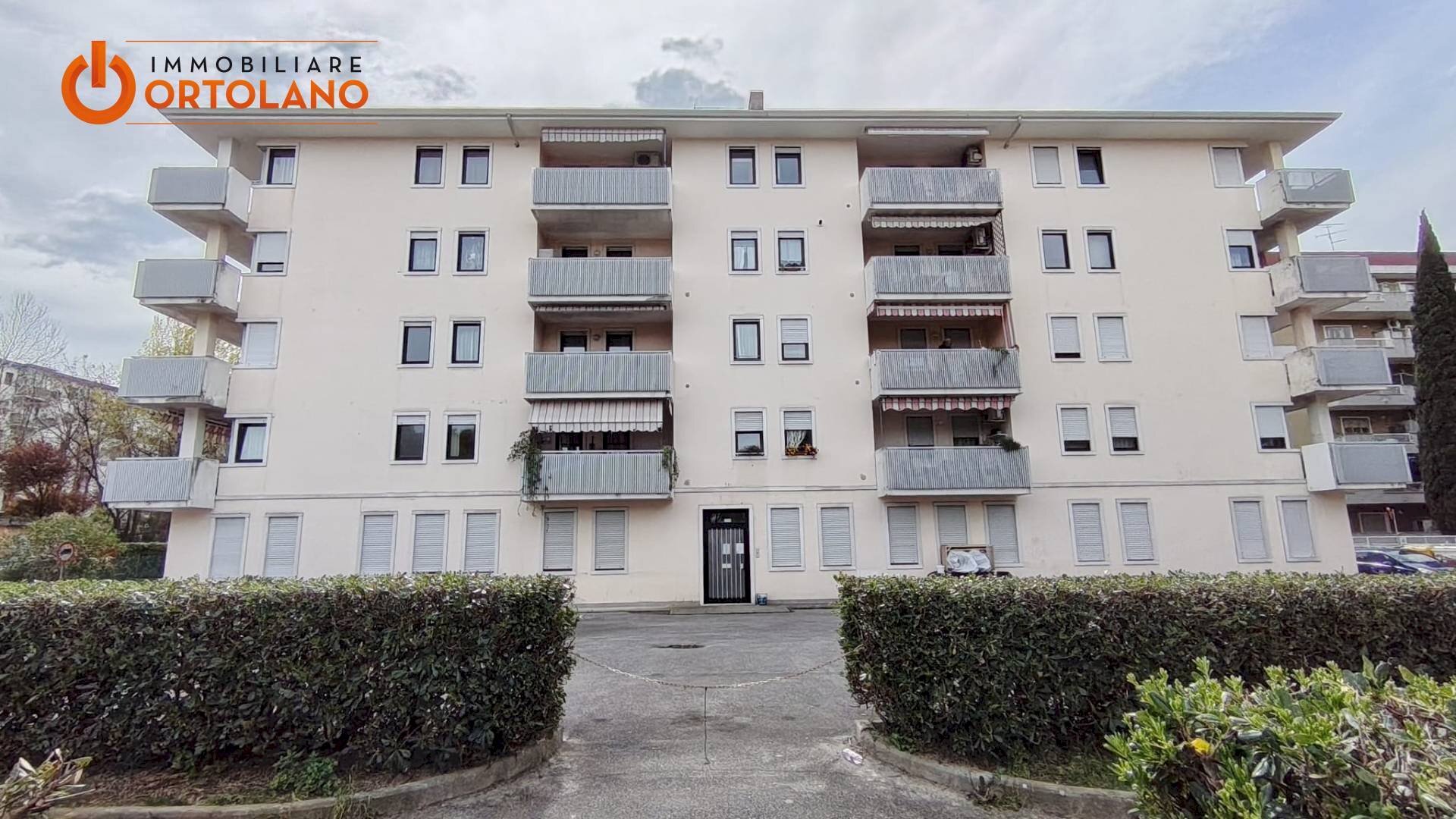 Foto 1 - Quadrilocale Via Parini Monfalcone
 
10, Monfalcone - foto 1