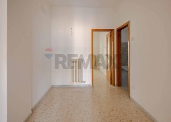 Stanza vuota - Quadrilocale Via Muzio Sforza
 
4, Monopoli - foto 22