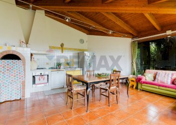 Sala da pranzo - Casa semi indipendente Via Tintoretto
 
14, Modugno - foto 13