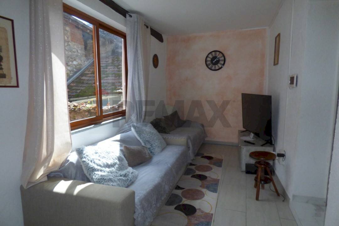 Soggiorno - Casa semi indipendente via s. Giorgio
16, Castelveccana - foto 3