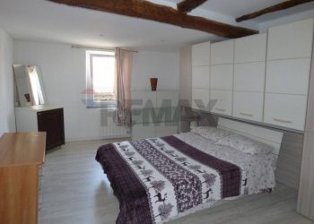 Camera / camera da letto - Casa semi indipendente via s. Giorgio
 
16, Castelveccana - foto 12