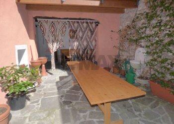 Terrazza - Casa semi indipendente via s. Giorgio
 
16, Castelveccana - foto 1