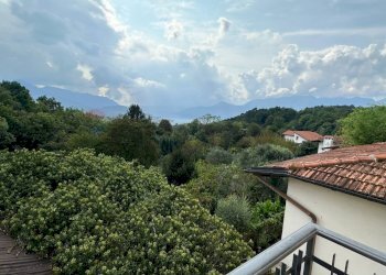 Balcone - Casa semi indipendente Vicolo Rebisello
 
6, Luino - foto 15