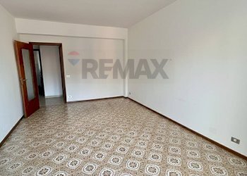 Stanza vuota - Appartamento Luino - foto 9