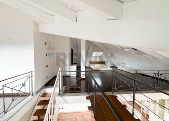 Scale - Two-room apartment Via del Fontanino
5, Saltrio - photo 20