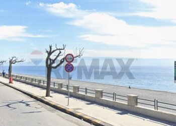 Vista dell\'acqua - Appartamento Via Piccolo Torrente Pagliara
20, Roccalumera - foto 31