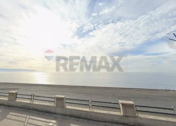 Vista dell\'acqua - Appartamento Via Piccolo Torrente Pagliara
20, Roccalumera - foto 32