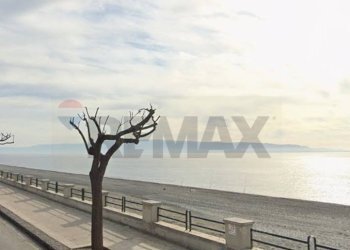 Vista dell\'acqua - Appartamento Via Piccolo Torrente Pagliara
20, Roccalumera - foto 33