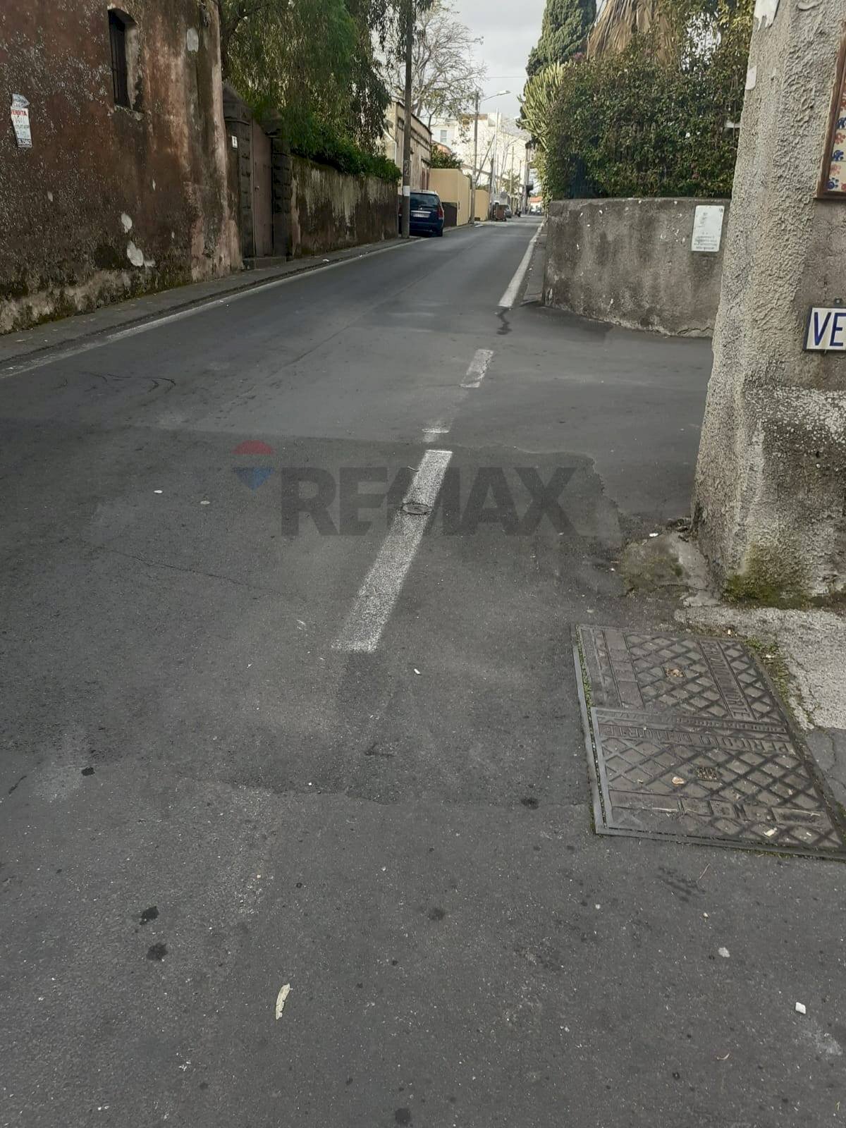 Foto 3 - Box Via Pietro De Logu
 
27, Catania - foto 3