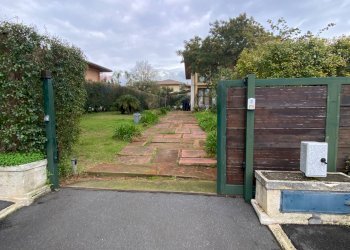 Non correlato - Villa Via Sacerdote Michele Messina
 
10, Aci Sant'Antonio - photo 3