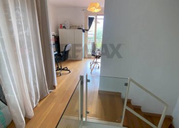 Scale - Villa Via Sacerdote Michele Messina
 
10, Aci Sant'Antonio - photo 22