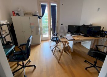 Ufficio - Villa Via Sacerdote Michele Messina
 
10, Aci Sant'Antonio - photo 23