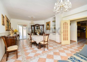 Sala da pranzo - Appartamento Viale Castagnola
 
20/A, Catania - foto 26