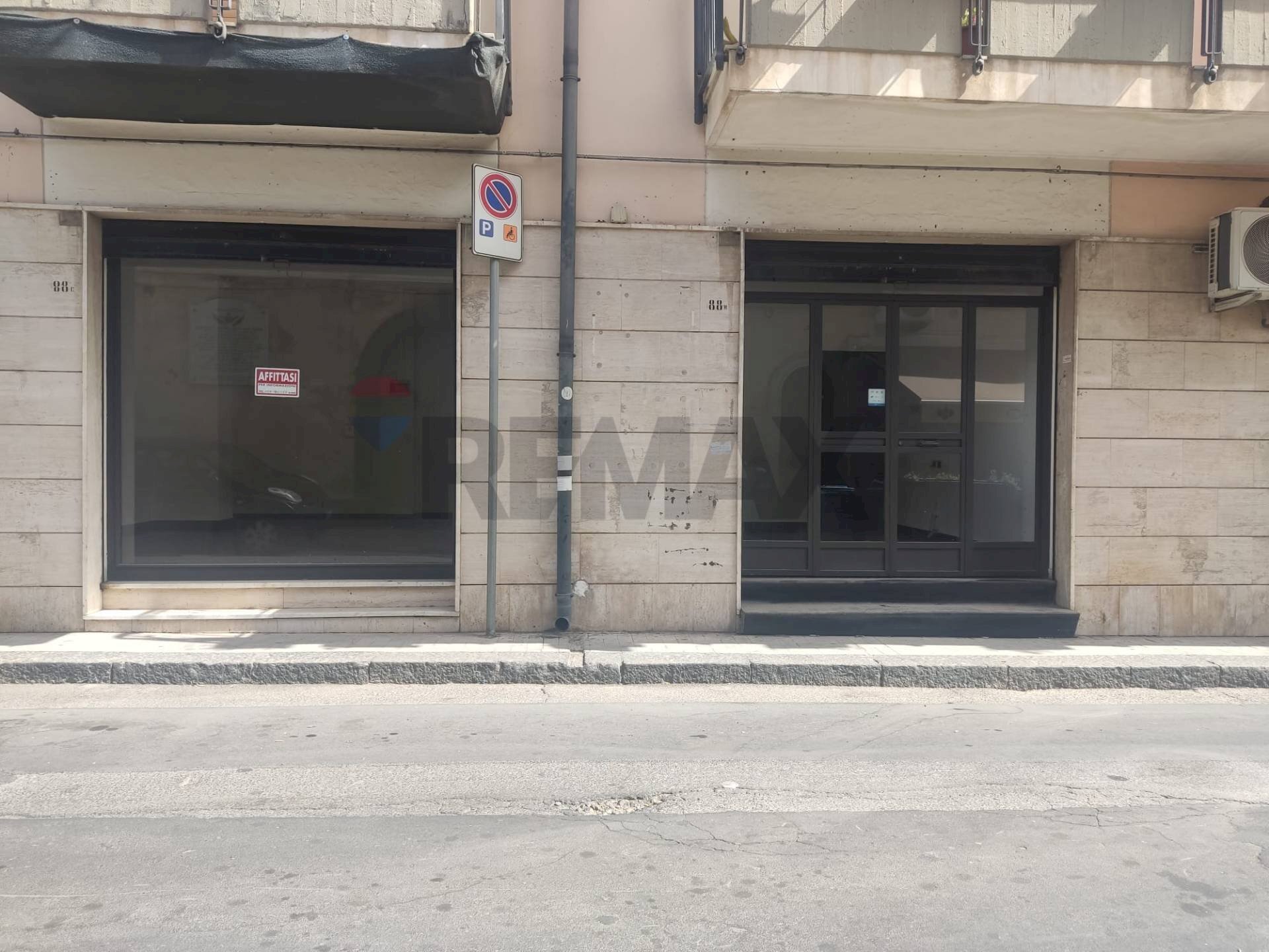 Edificio all\'aperto - Locale Commerciale via IV Traversa
 
86/c 86/d, Belpasso - foto 2