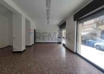 Stanza vuota - Locale Commerciale via IV Traversa
 
86/c 86/d, Belpasso - foto 3