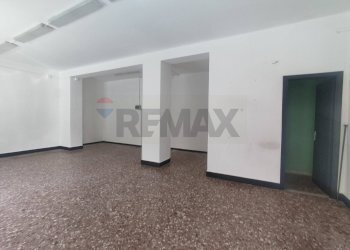 Stanza vuota - Locale Commerciale via IV Traversa
 
86/c 86/d, Belpasso - foto 4